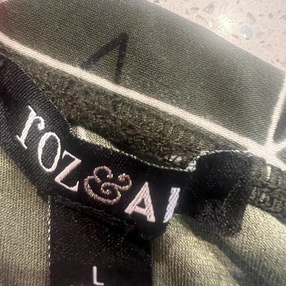 Roz & Ali Green with Black and White Leaf Pattern Flare Stretchy Skirt - Picture 9 of 11